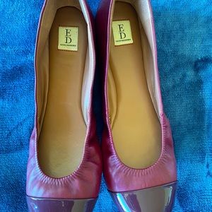 Size 9 Ballet flat shoe close toe